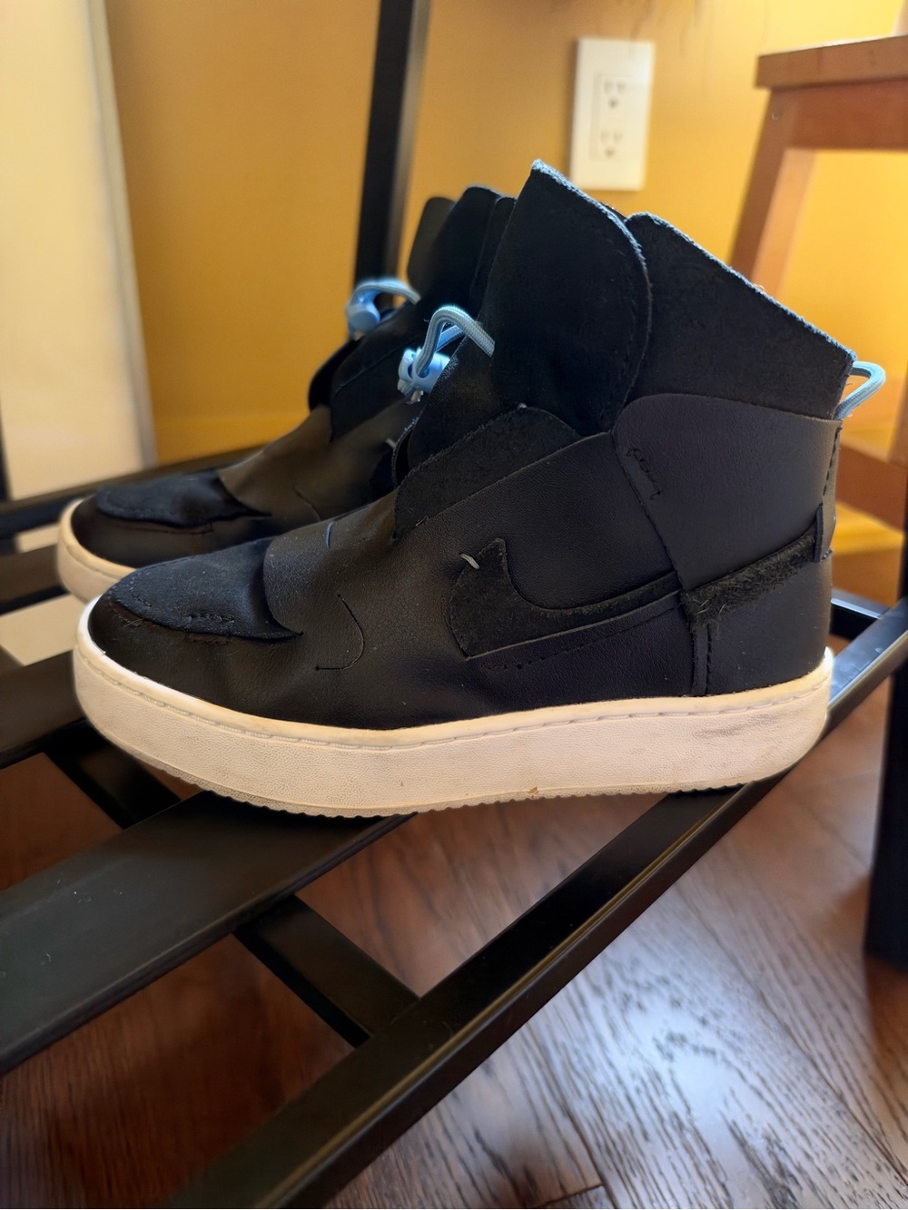 2019 Nike Wmns Vandalised LX 'Black' - size 6